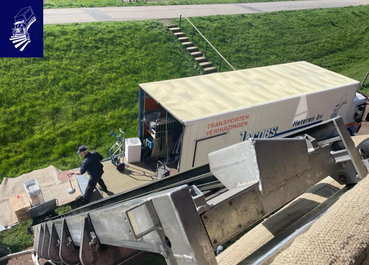 Verhuislift in actie bij een klus in de buurt